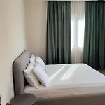 Pauz * Himarë