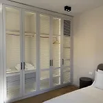 Pauz Hotel *