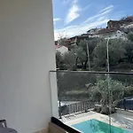 Pauz Hotel