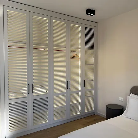 Pauz Hotel *
