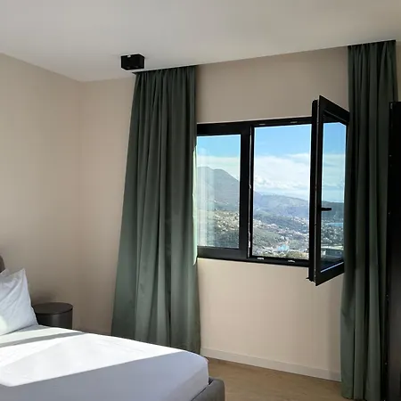 Pauz Hotel